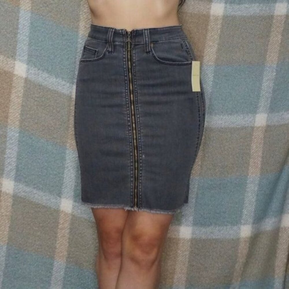 (recent) River Gray Denim Pencil Skirt Size 25 Flattering Great Stretch